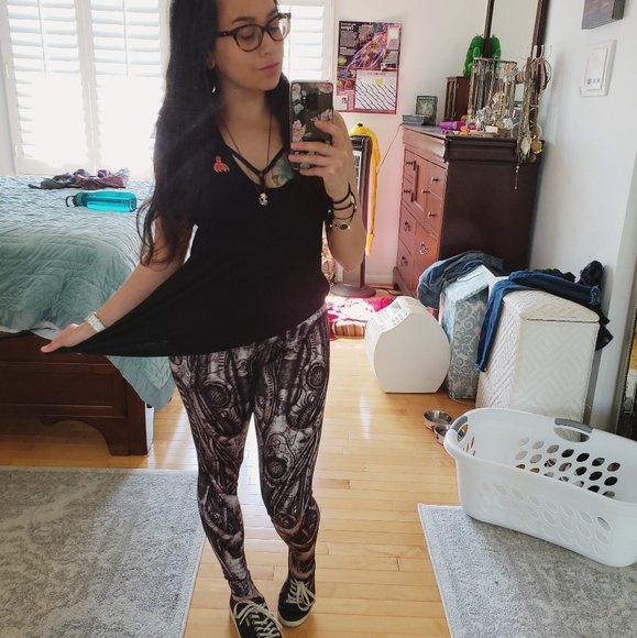 Meet your Posher, Tawny - Picture 6 of 8